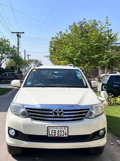 Toyota Fortuner V 2013