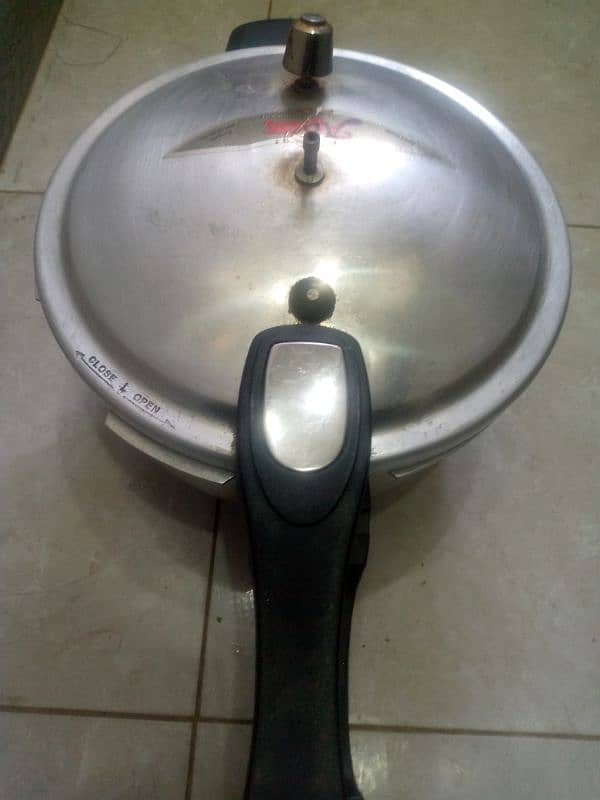 Cooker for sale 0