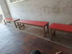 cloth House almari and table new condition 10 by 8