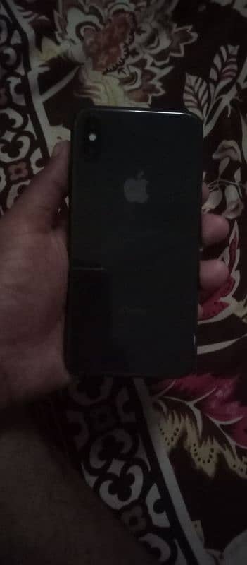 I phone x hai data cable st dnga 10/10 condition hai 3