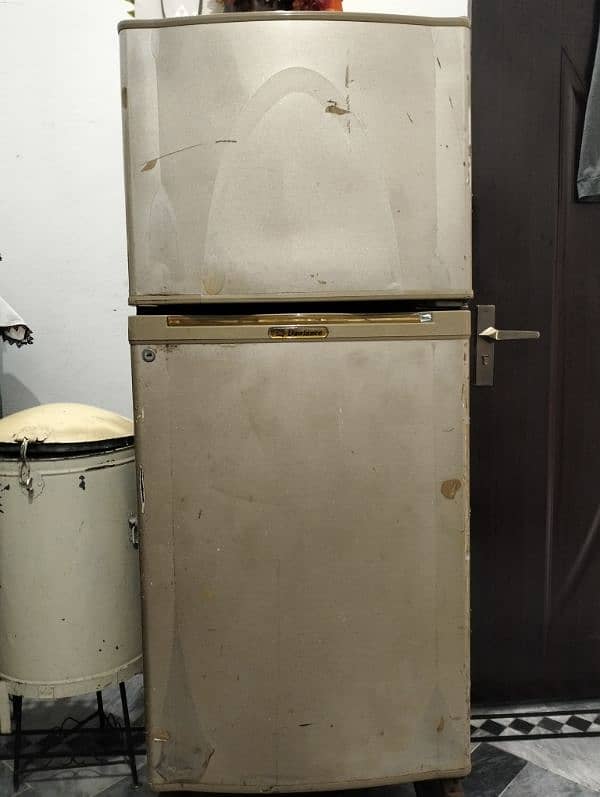 dowlance fridge 0