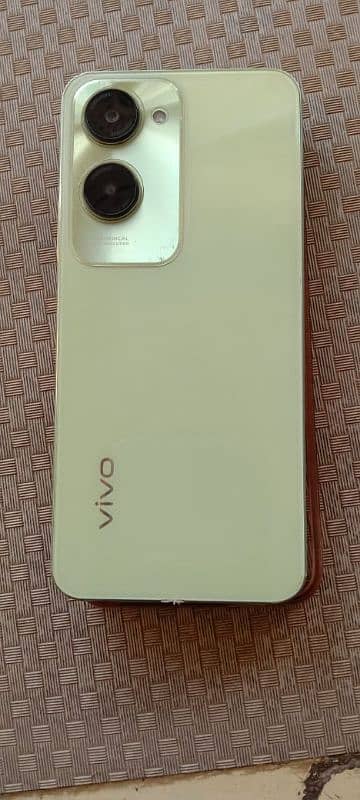 vivo y18 4gb + 128gb 0