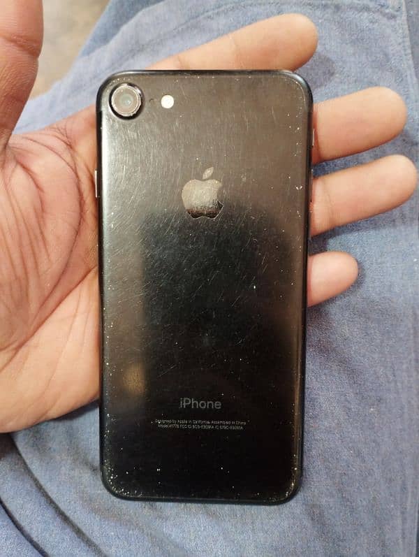 I phone 7 128gb wala only Whatsapp 03098537176 4