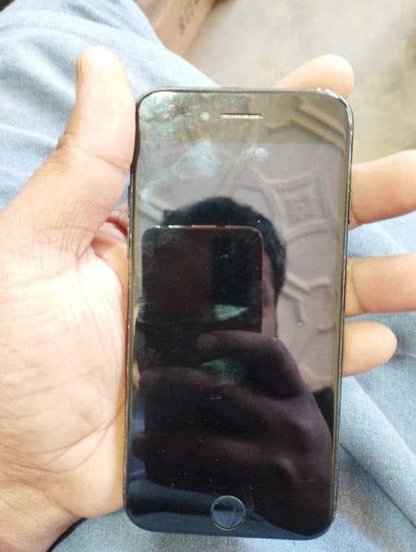 I phone 7 128gb wala only Whatsapp 03098537176 6