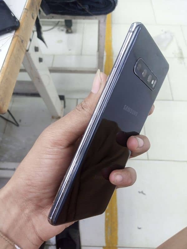 Samsung s10 plus. 8/128 non pta 1