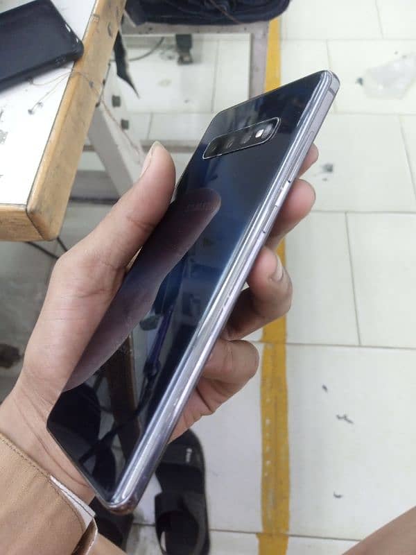 Samsung s10 plus. 8/128 non pta 2