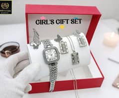 GIRL'S DIAMOND GIFT SET  GUCCI GIRL'S DIAMOND STONES Jewelry watch