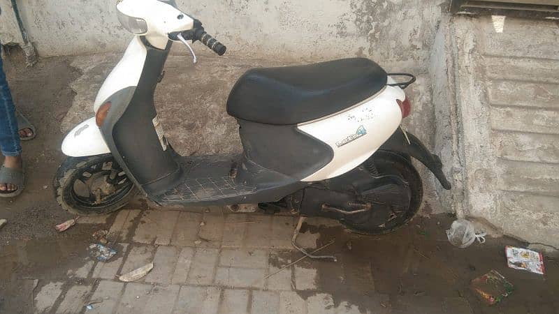 Scooty for sale 4 stroke 1