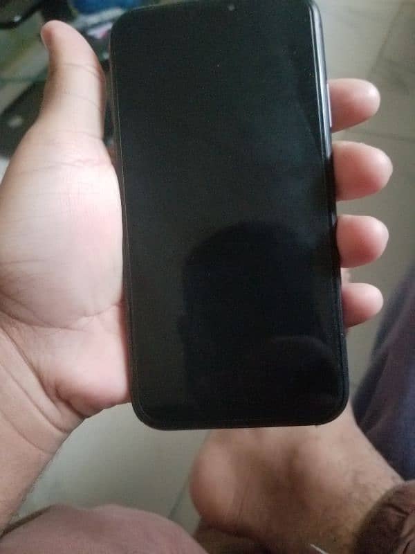 IPHONE 11 WITH BOX 64 GB JV 1