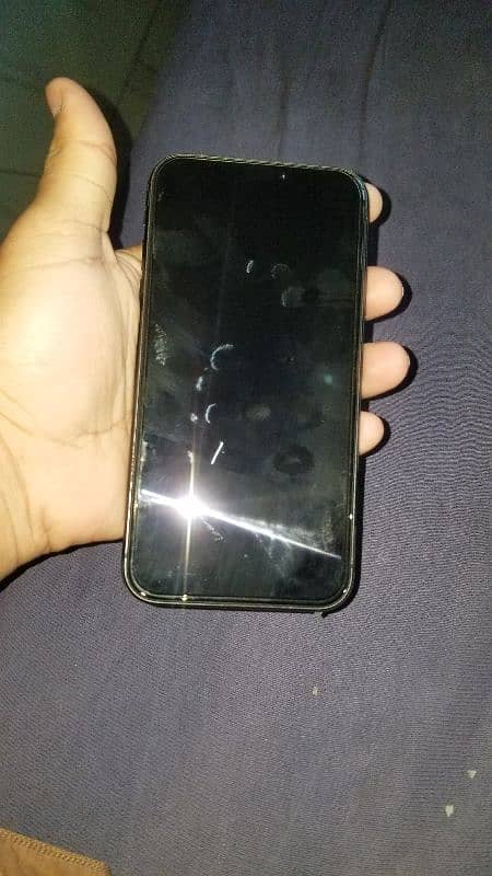 IPHONE 11 WITH BOX 64 GB JV 4