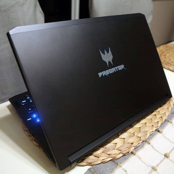 Acer Predator Gaming Laptop Triton 700 5