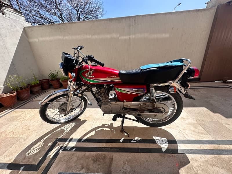 HONDA 125 (Red colour)  for sale by first owner 1