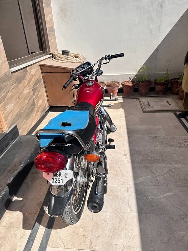 HONDA 125 (Red colour)  for sale by first owner 6