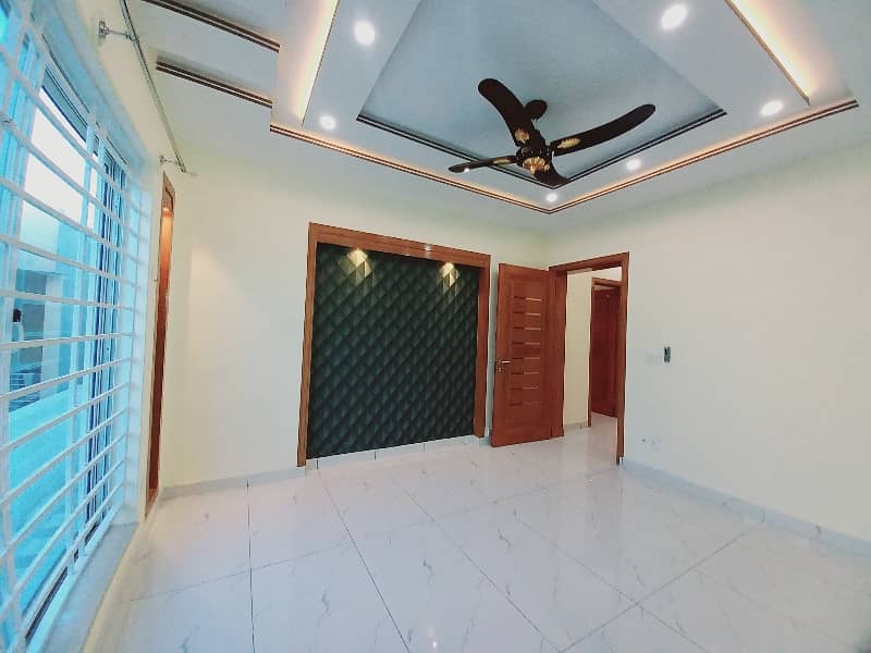 1 Kanal Brand New House For Sale 7