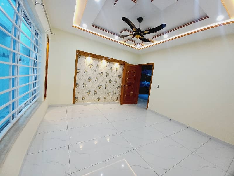 1 Kanal Brand New House For Sale 25