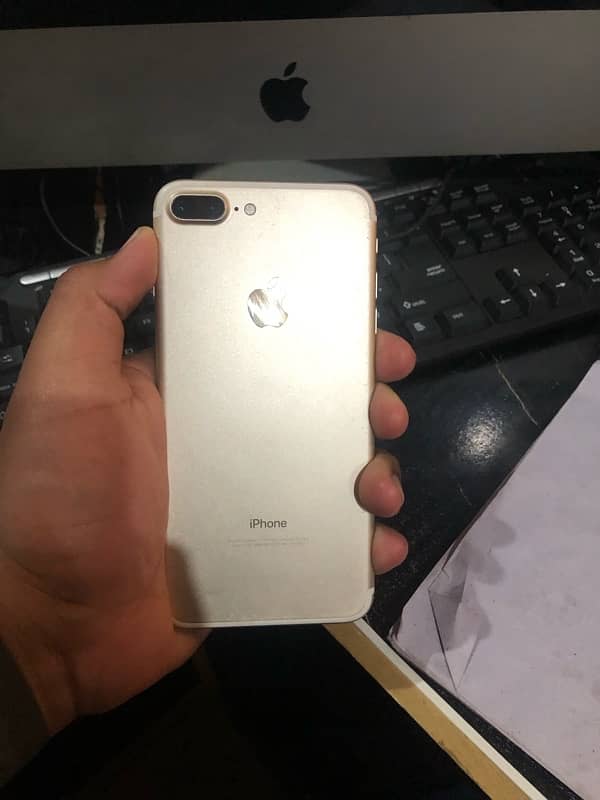 I phone 7 plus 32 gb pta approved 6