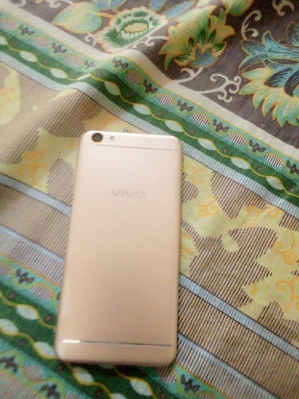 vivo y66 used Mai hai ok pic hai 2 sim hai or Ram Rom 4.00 2.35 GB hai 6