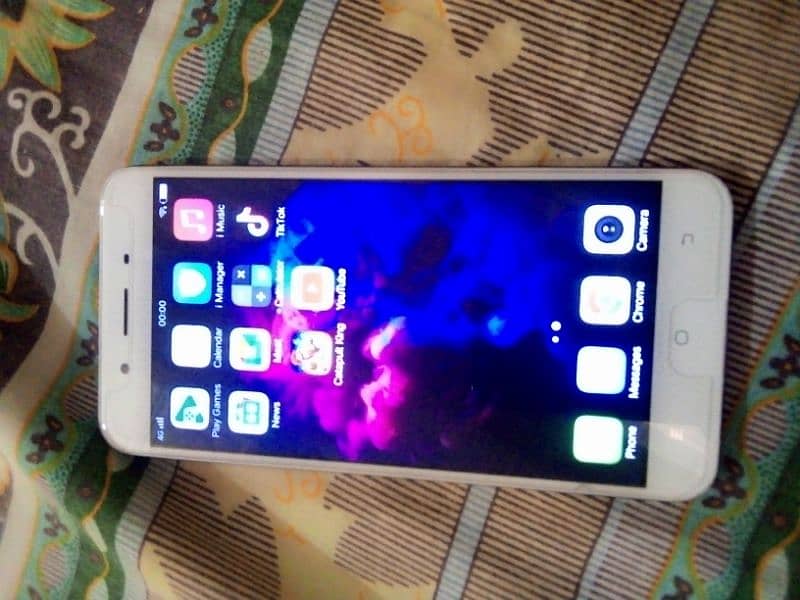 vivo y66 used Mai hai ok pic hai 2 sim hai or Ram Rom 4.00 2.35 GB hai 8