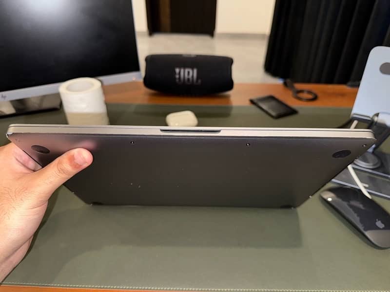 Macbook Pro 2019 16/512 7