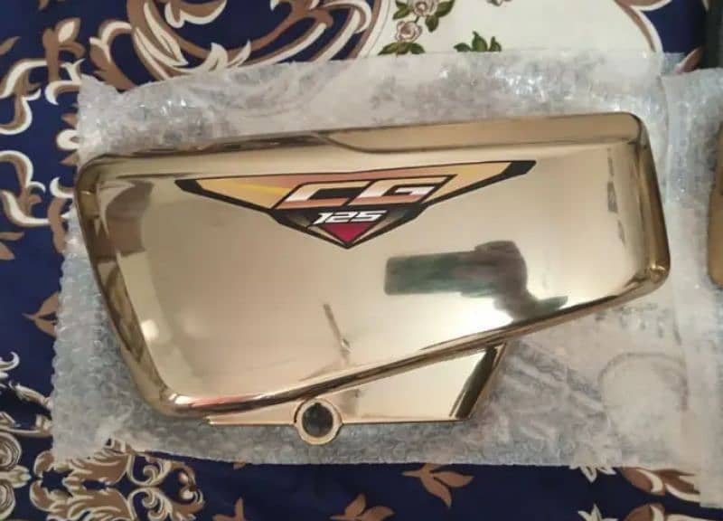 honda 125 gold edition original side cover 0