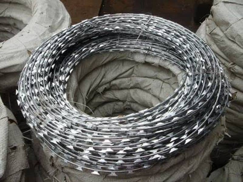 Barbed wire stock in Pakistan - Razor wire - Electric fence -Wire rope 3