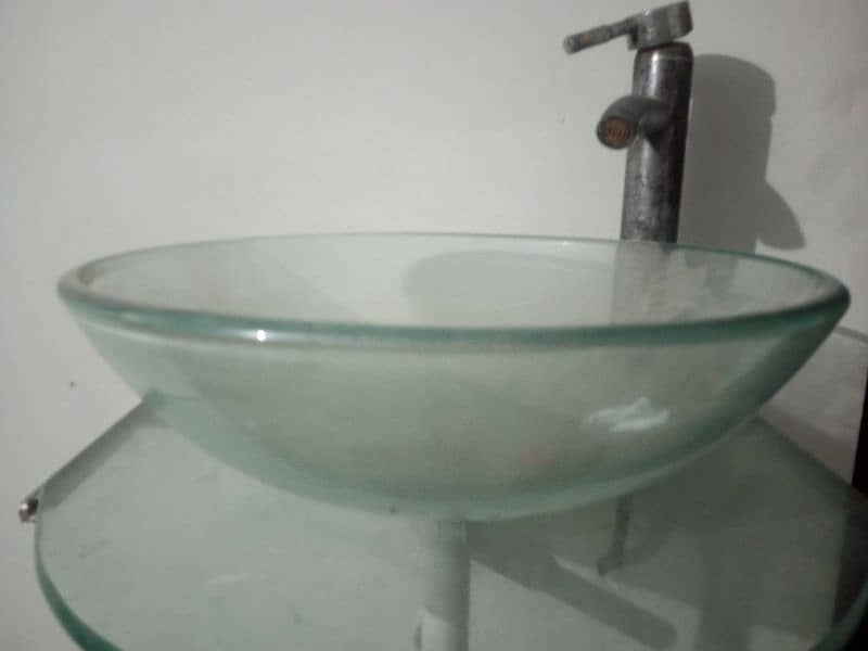 Glass vanity / wash basin 0