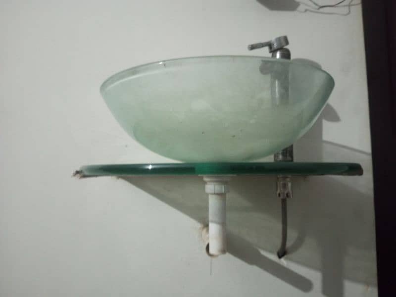 Glass vanity / wash basin 2