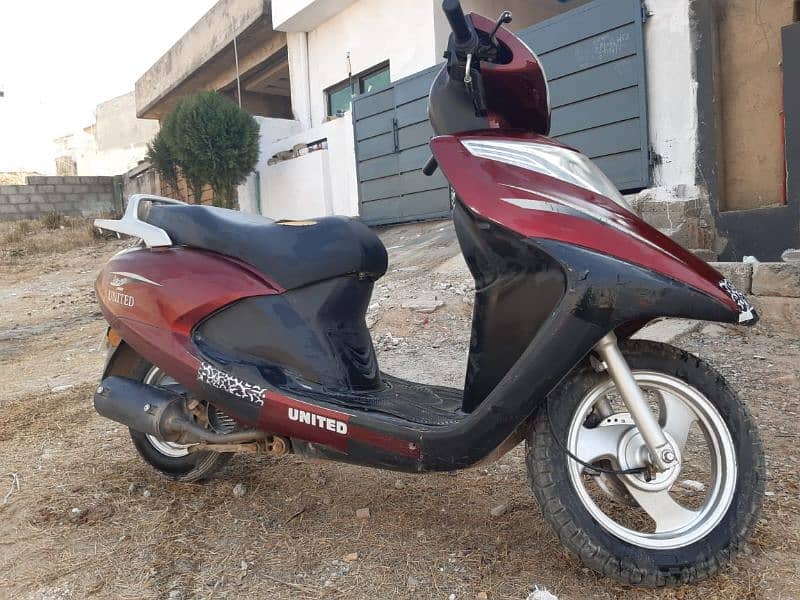 new condition united scooty 5