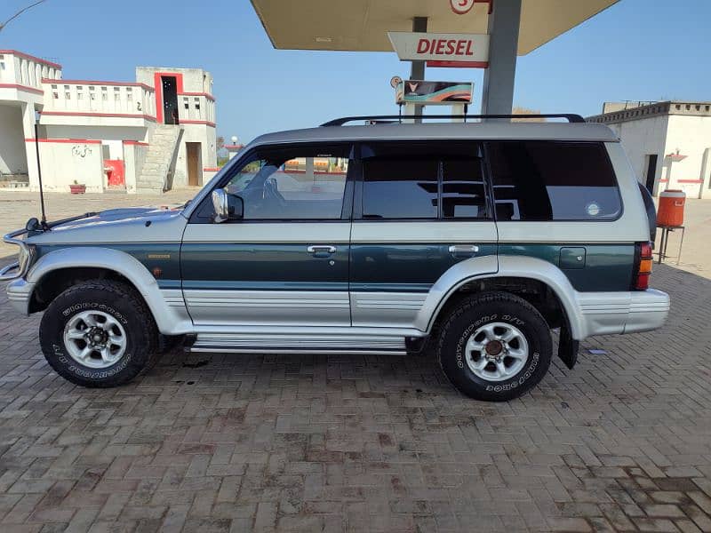 Mitsubishi Pajero 1992 6