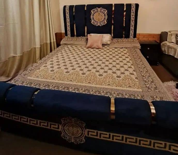 poshih double bed with side tables 30k 0