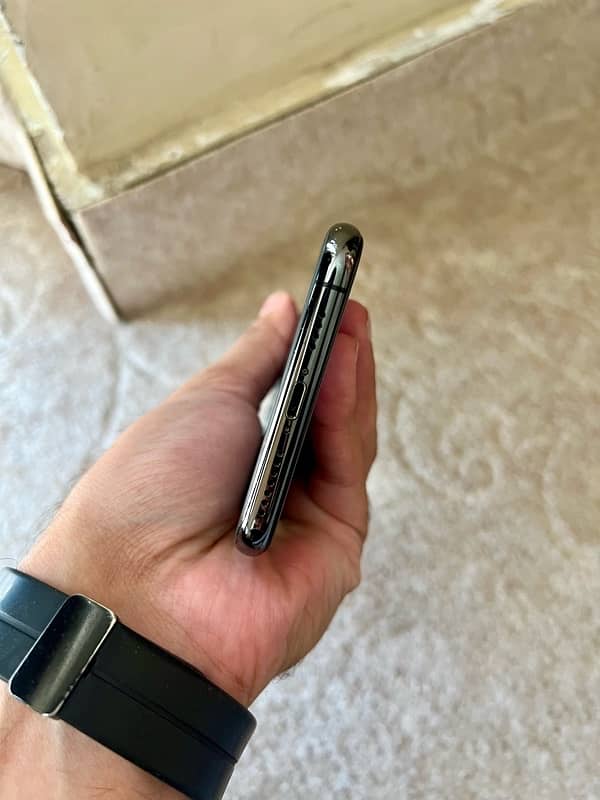 iphone 11 pro max (256gb) 7