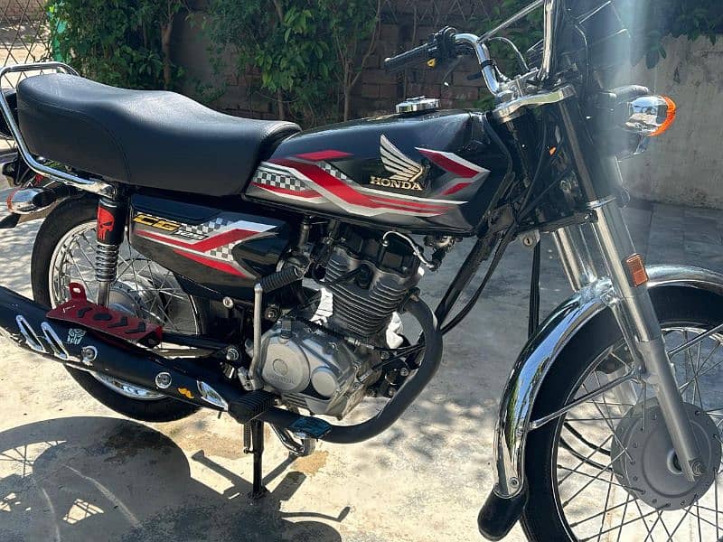 Honda 125 black color new condition main all documents clear 3