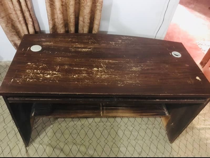 WOODEN COMPUTER TABLE | RS 3000 0