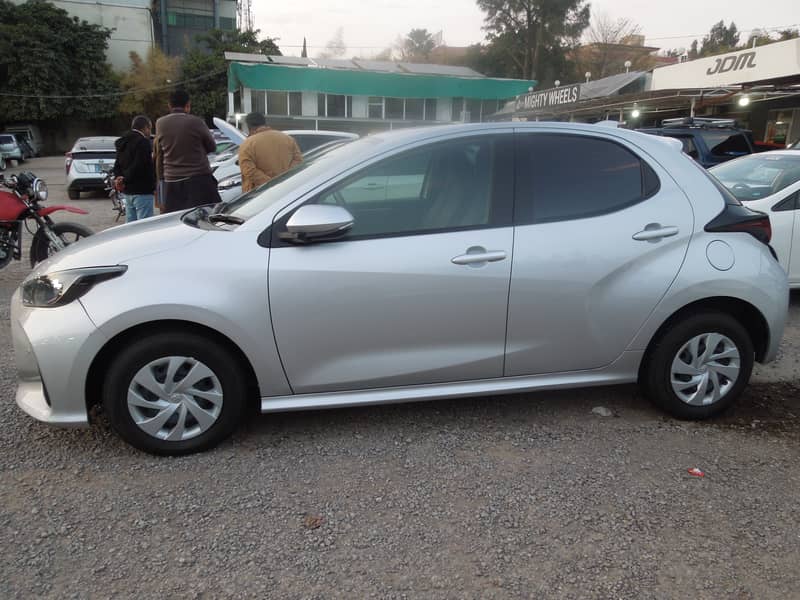 Yaris 2020 (2024 registered) 4.5 grade auction sheet 3