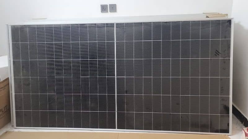 Jinko Solar Panel NType 585 watt  Single absorb brand new 14 plates 2