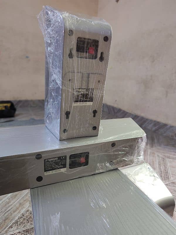 Yamaha bookshelf homethater 5.1 powered subwoofer 03009217309 4