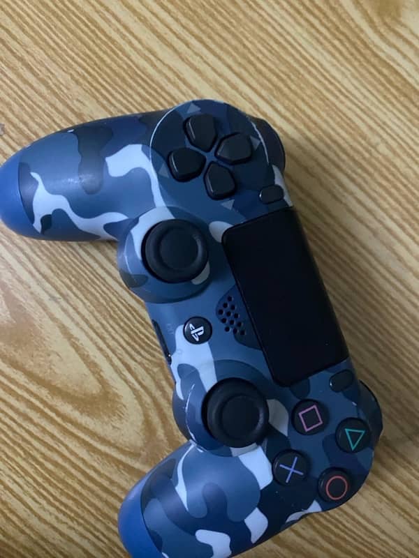 PlayStation 4 Controller 1