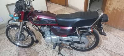 Honda 125 genuine condition. 10/10 very neat and clean