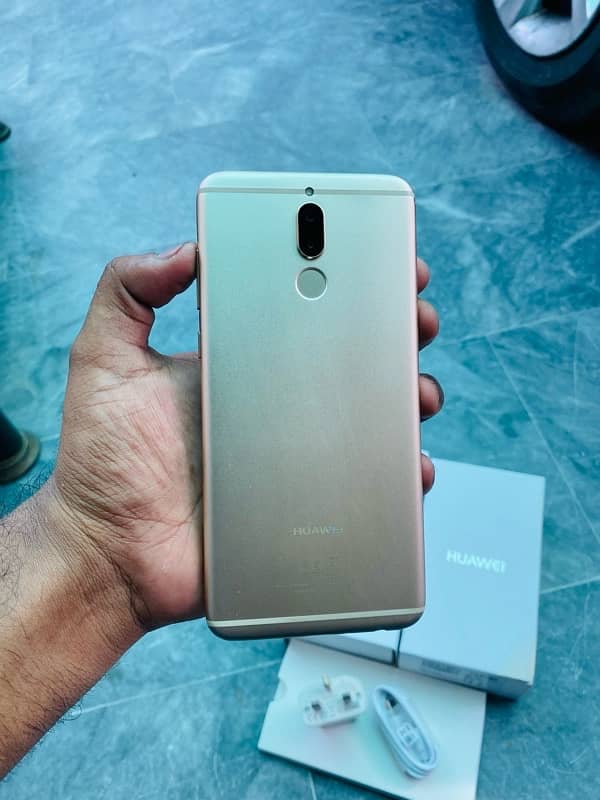 Huawei Mate 10lite (4gb/64gb)urgent Sale. 0/3/0/6/4/3/9/8/4/3/0 2