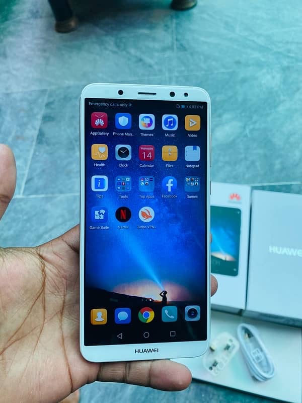 Huawei Mate 10lite (4gb/64gb)urgent Sale. 0/3/0/6/4/3/9/8/4/3/0 4