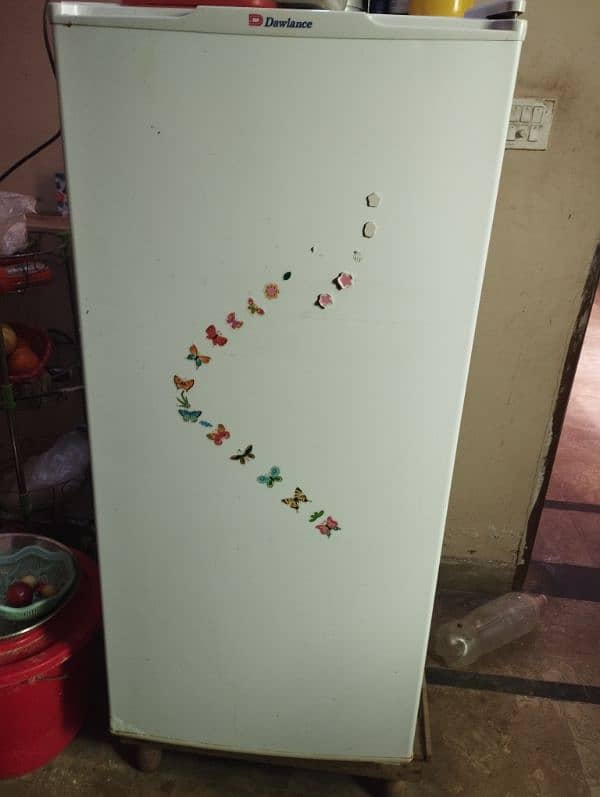 Dawlance medium size fridge 0