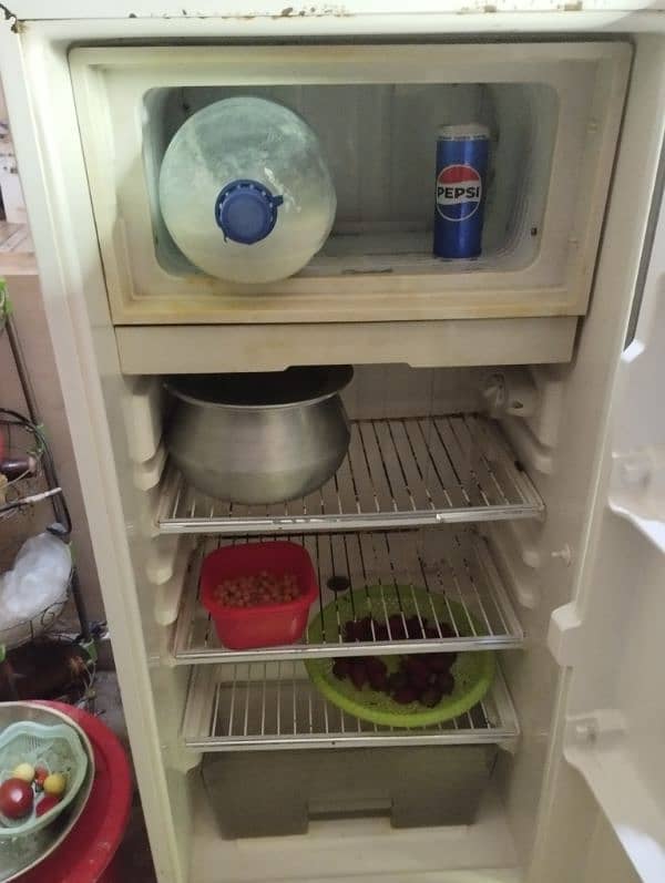 Dawlance medium size fridge 2