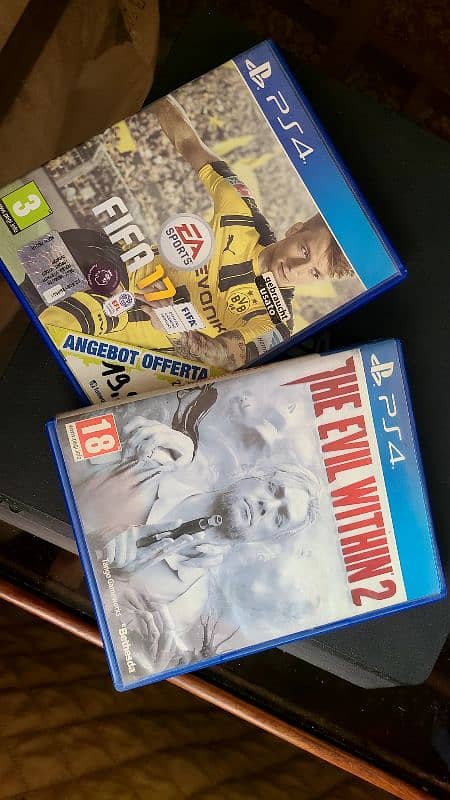 PS4 Slim 500GB 8