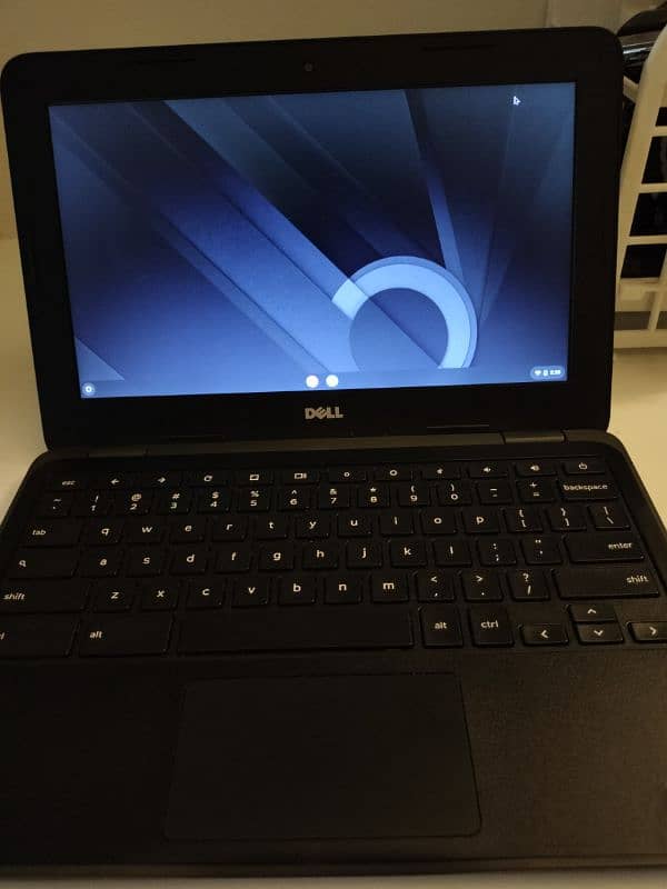 Dell 3180 Chromebook 11.6 inches HD screen 1