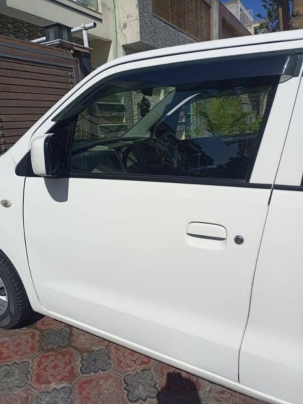 Suzuki Wagon R 2017 1