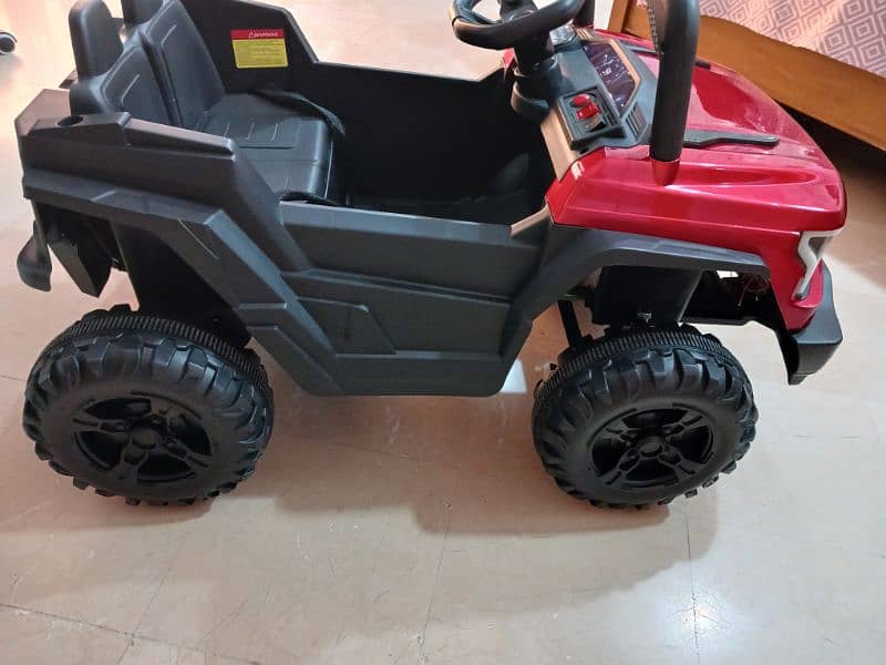 Electric jeep with complete accessories 8