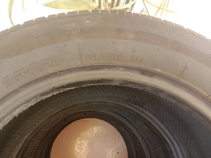 good condition  tyres F11 islamabad size 195/65/R15 0