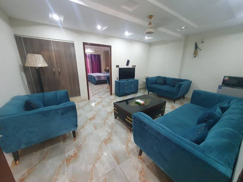 One Bed Apartment For Rent Per day Avil For familes short Stay And One day 3