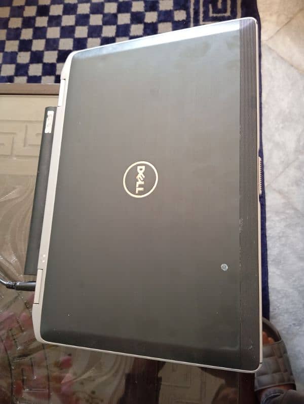 Dell Laptop i7 1