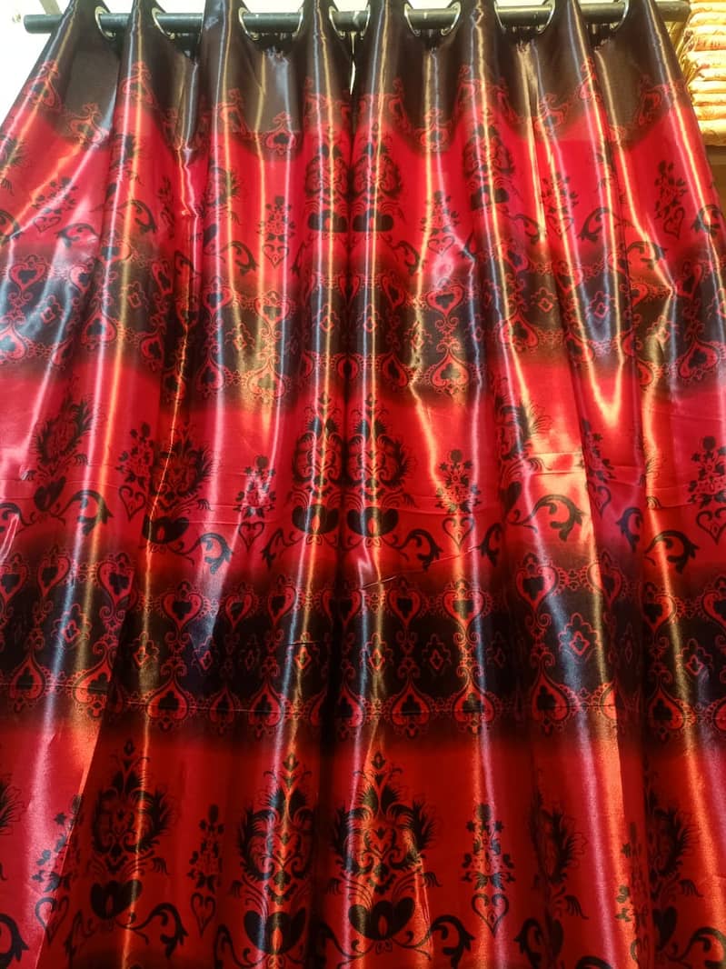 CURTAINS 4